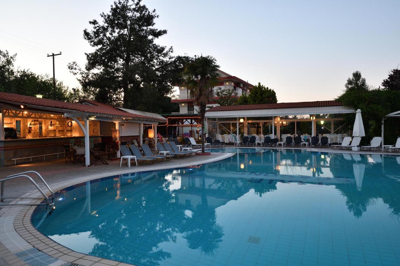 Four Seasons Hotel Trílofon Dış mekan fotoğraf